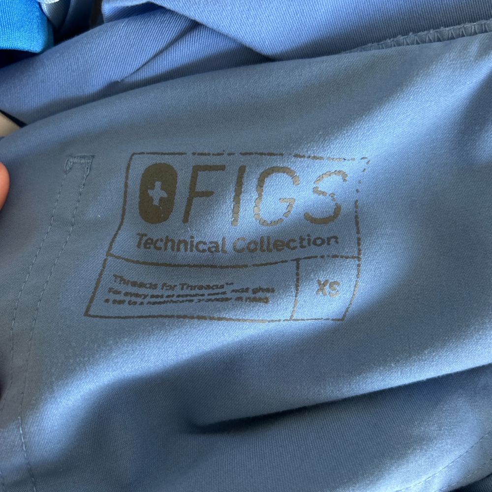 Blue FIGS Scrub Set - Picture 3 of 6